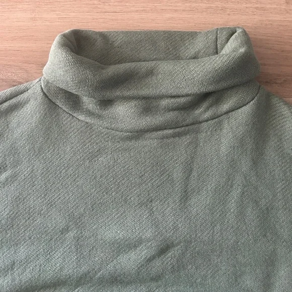 Free People Milley Reversible 2-Piece Set, Green Knit Turtleneck & Skirt- NWOT - Picture 7 of 14